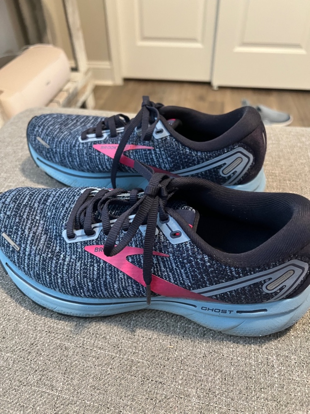 Brooks Ghost 14 Women's Running Shoes — Bright Pink and Navy/Gray Pair size 9M - Picture 5 of 15